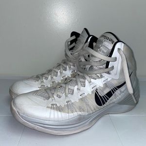 Men’s hyperdunk basketball shoes size 10